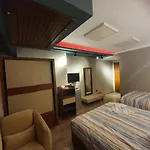 Oxford Hotel & Restaurant