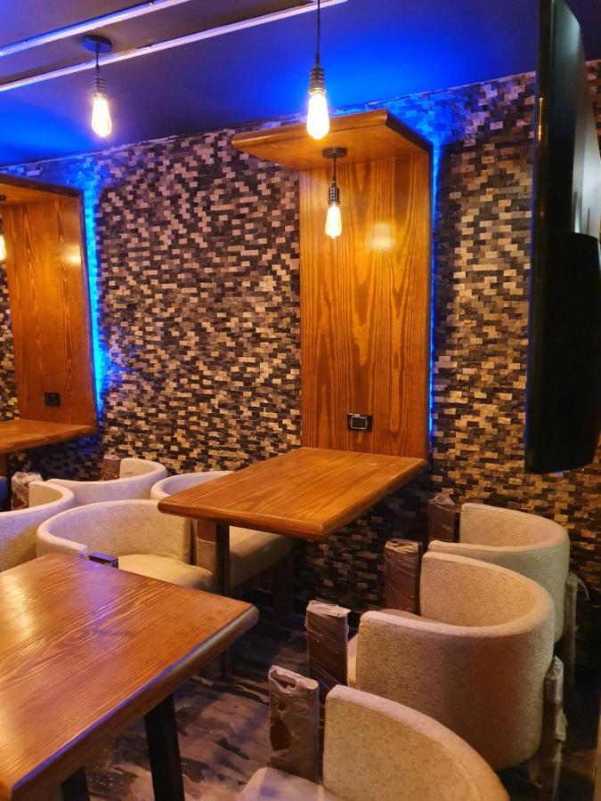 Oxford Hotel & Restaurant Hotel 2*