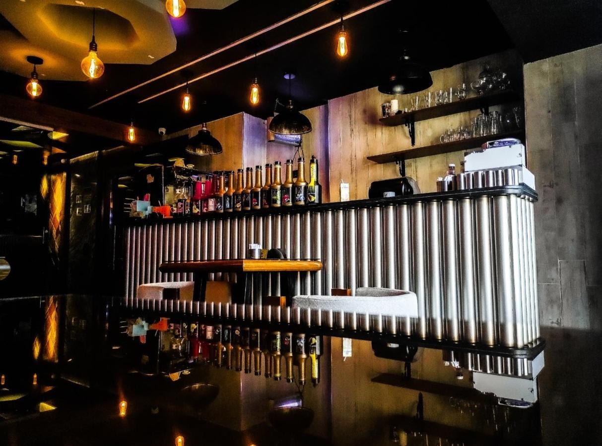 Oxford Hotel & Restaurant Hotel 2*